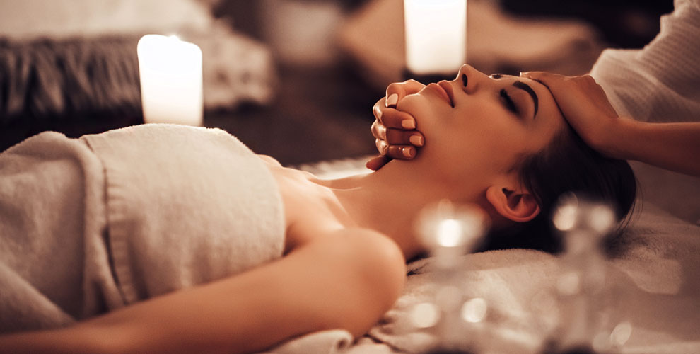 на сеанс классического массажа лица, 35 мин.