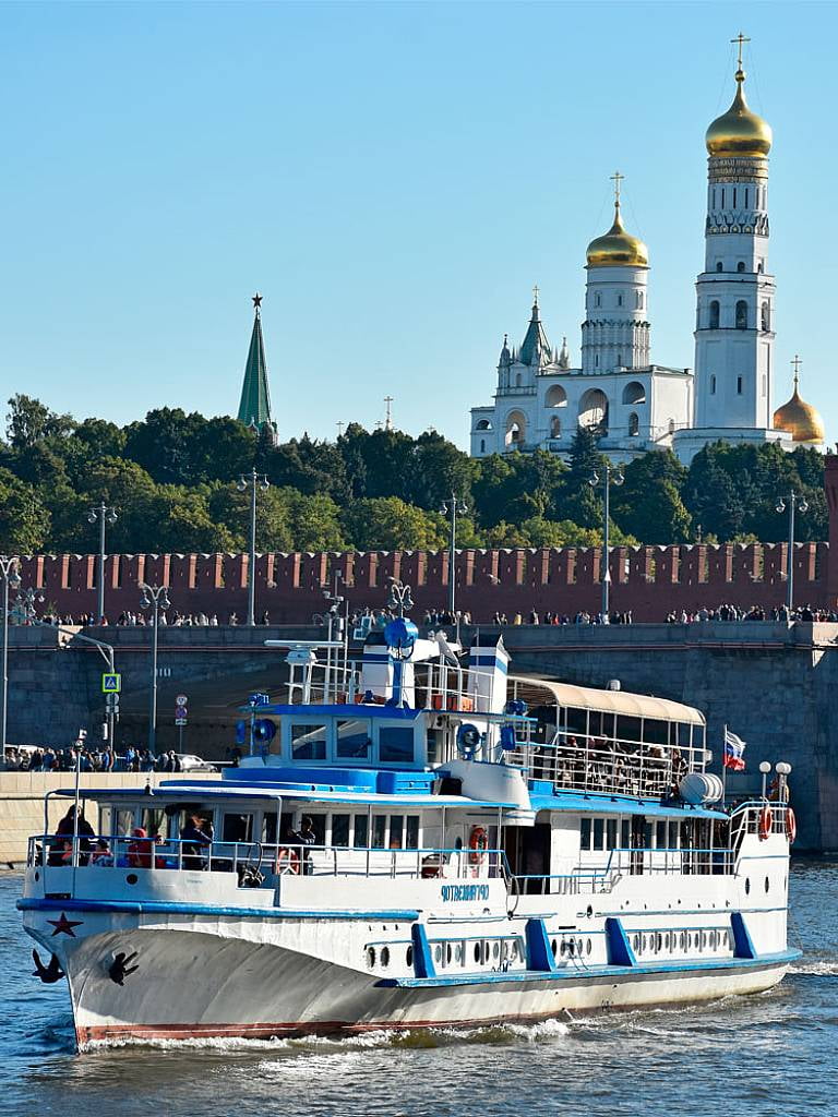 Речная прогулка по центру Москвы