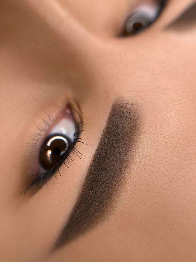 Перманентный макияж бровей