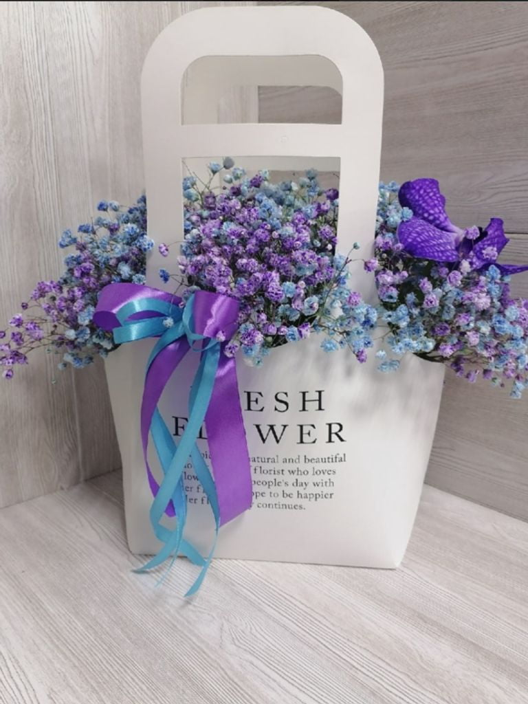 Композиция «Цветы в коробке»