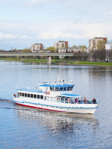 Дискотека на теплоходе с разводом мостов