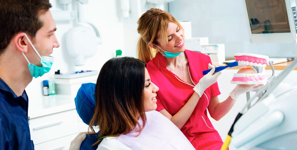 на консультацию стоматолога