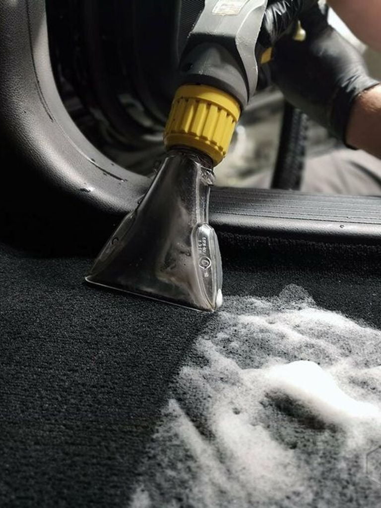 Комплексная химчистка салона автомобиля