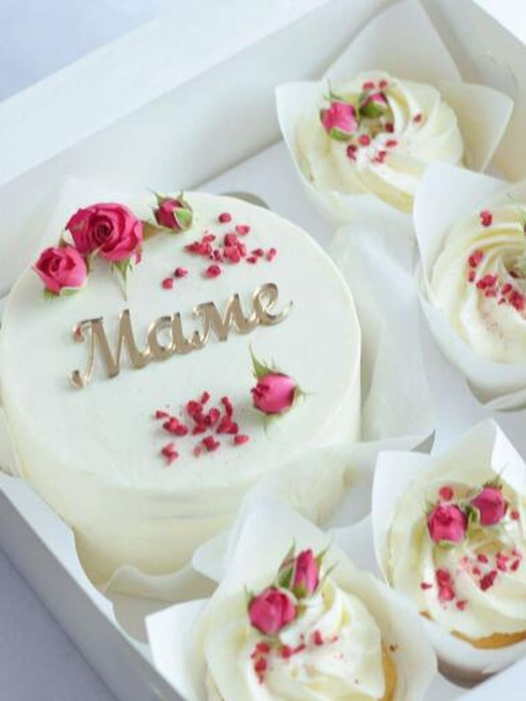 Набор: бенто-торт + капкейки