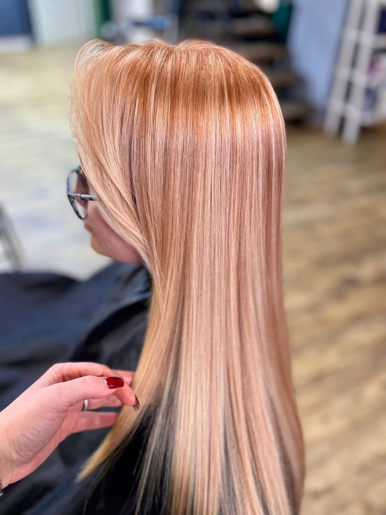 Сложное окрашивание волос в 2 тона + стрижка + уход