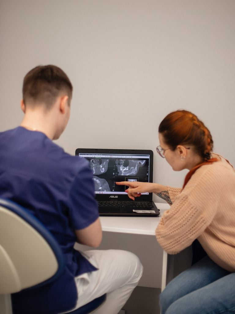 Имплантация имплантатом Biotem из Южной Кореи