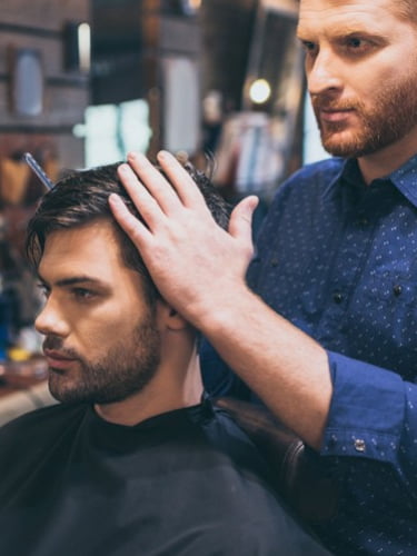 Стрижка мужская или детская 3+ за шоколадку