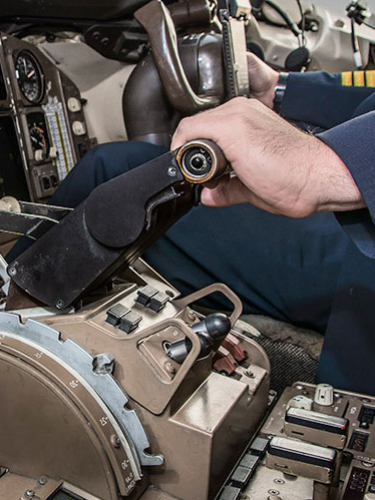 Полет на тренажере в кабине самолета + экскурсия + фотосессия