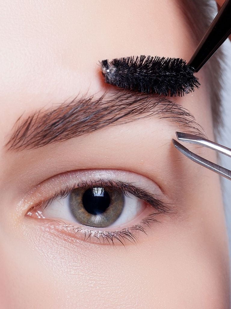 Окрашивание + коррекция бровей