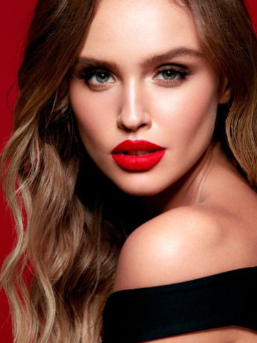 Женская стрижка любой сложности + мытье головы + укладка волос по форме стрижки