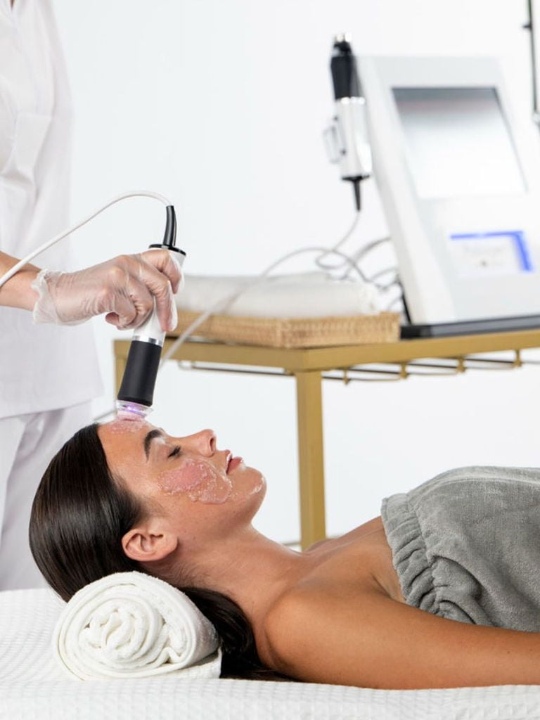 Уходовая процедура: фонофорез + альгинатная маска