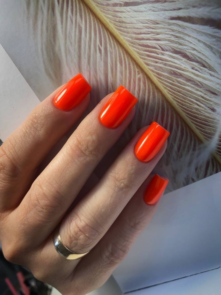 Маникюр + покрытие гель-лаком в 1 тон