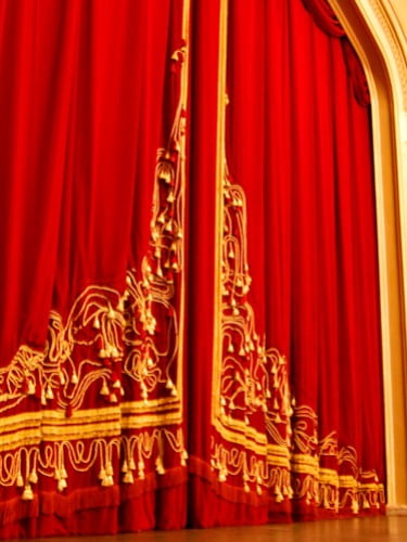 2 билета на репертуар спектаклей по акции