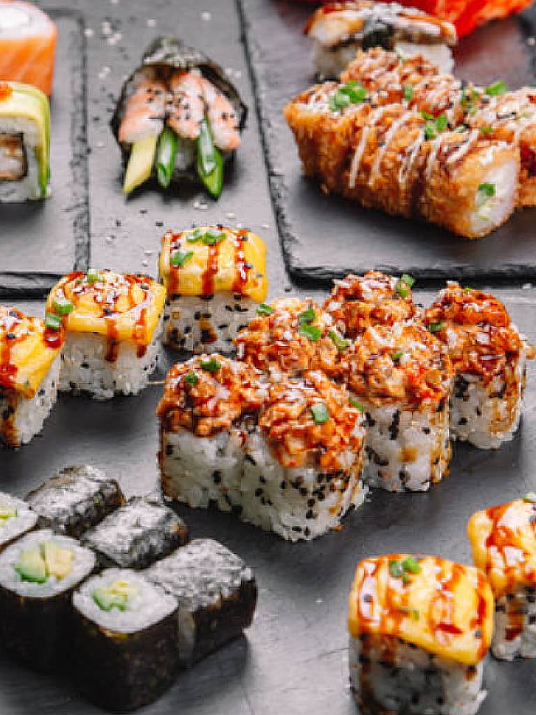 Меню пиццы и ролл-сетов