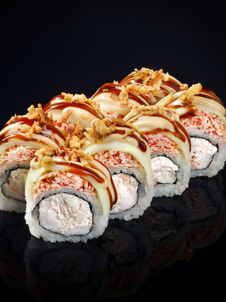 Ролл «Мега краб с креветкой» при заказе от 4000 руб.