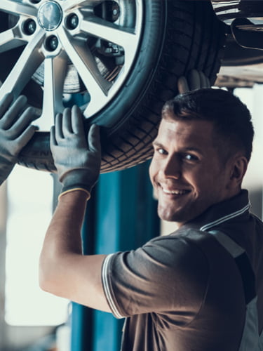 Шиномонтаж и балансировка колес легковых автомобилей