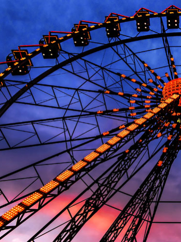 Посещение аттракциона «Колесо обозрения»