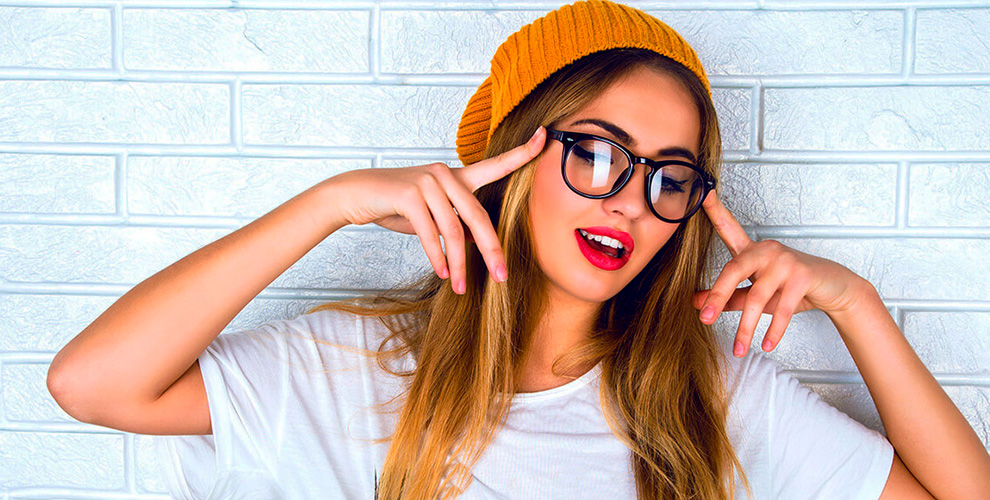 на ассортимент медицинских оправ при оформлении заказа на медицинские очки, включая очковые линзы и работу мастера по установке