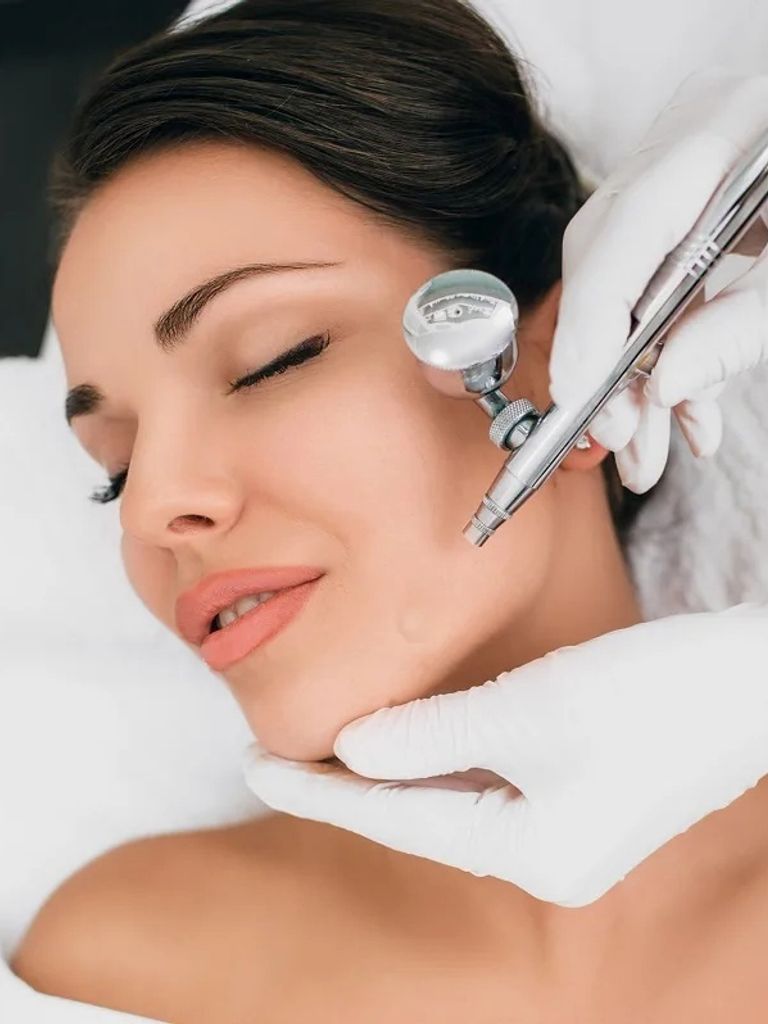 Газожидкостный пилинг + LED-терапия