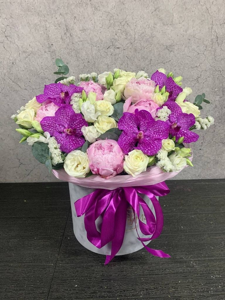 Готовые букеты и композиции с витрины