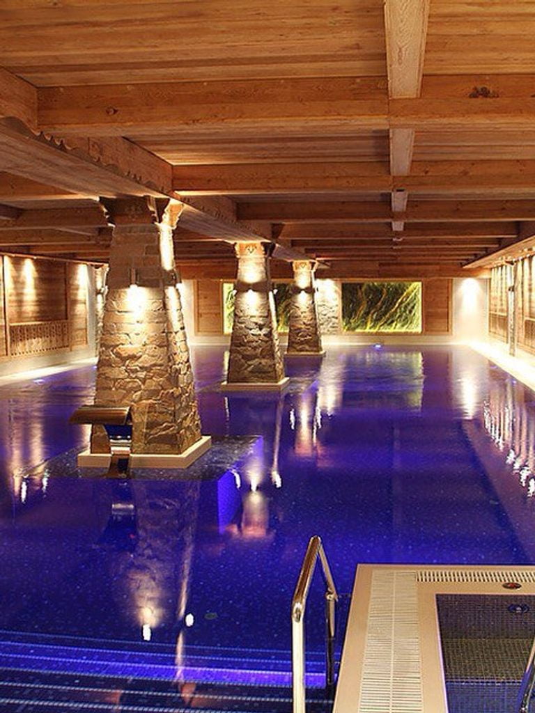 Клубные карты в бассейн, тренажерный зал и фитнес-зал