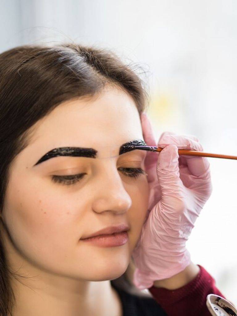 Окрашивание бровей хной/краской