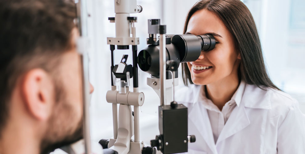 на лазерную коррекцию зрения одного глаза методом SBK Lasik или ФРК у врача Торховой Е.Н.