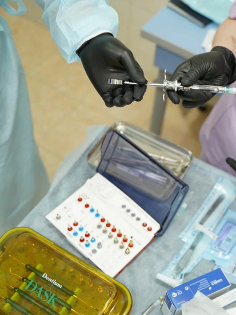 Установка зубного импланта Lenmiriot