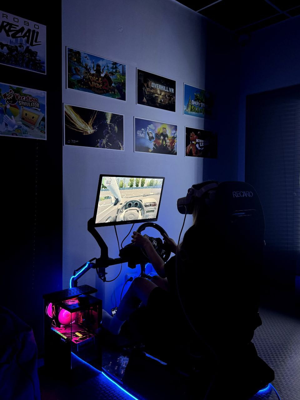 Игра на автосимуляторе с Пн по Чт