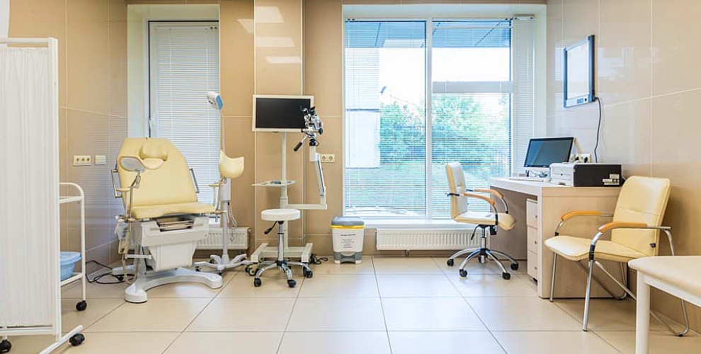 на первичный прием врачей в клинике