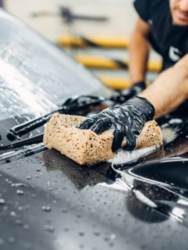 Подарочный сертификат на мойку автомобиля и химчистку на выбор