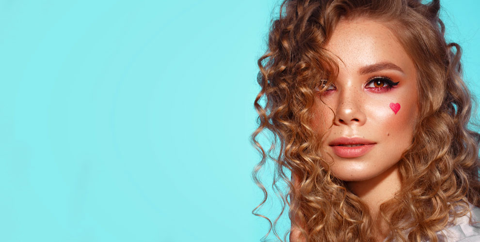 на женскую стрижку любой сложности + кератиновый уход «Капус» +мытье головы +  укладку волос любой длины по форме стрижки