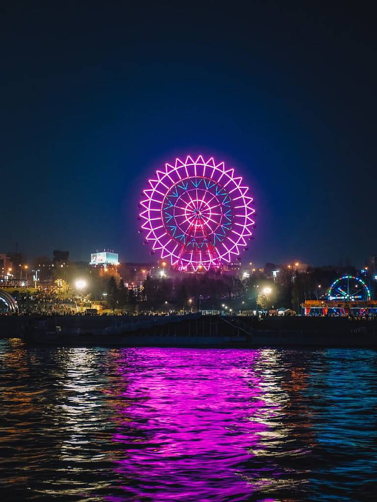 Развлекательная программа «РАДИОДЭНС на Арт-Барже «Кубрик», 2 ч.