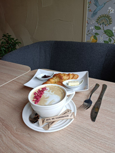 Меню кухни и безалкогольные напитки без ограничения суммы чека