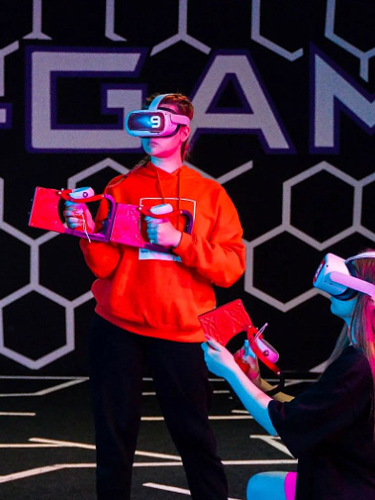 VR-игра на арене для 10 игроков, 3 ч. игры
