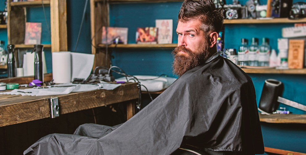 на моделирование, коррекцию бороды и усов (безопасной бритвой)