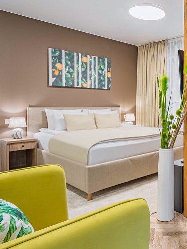 на проживание в будни (заезд с Вс по Пт) + комплекс развлечений для 2 человек