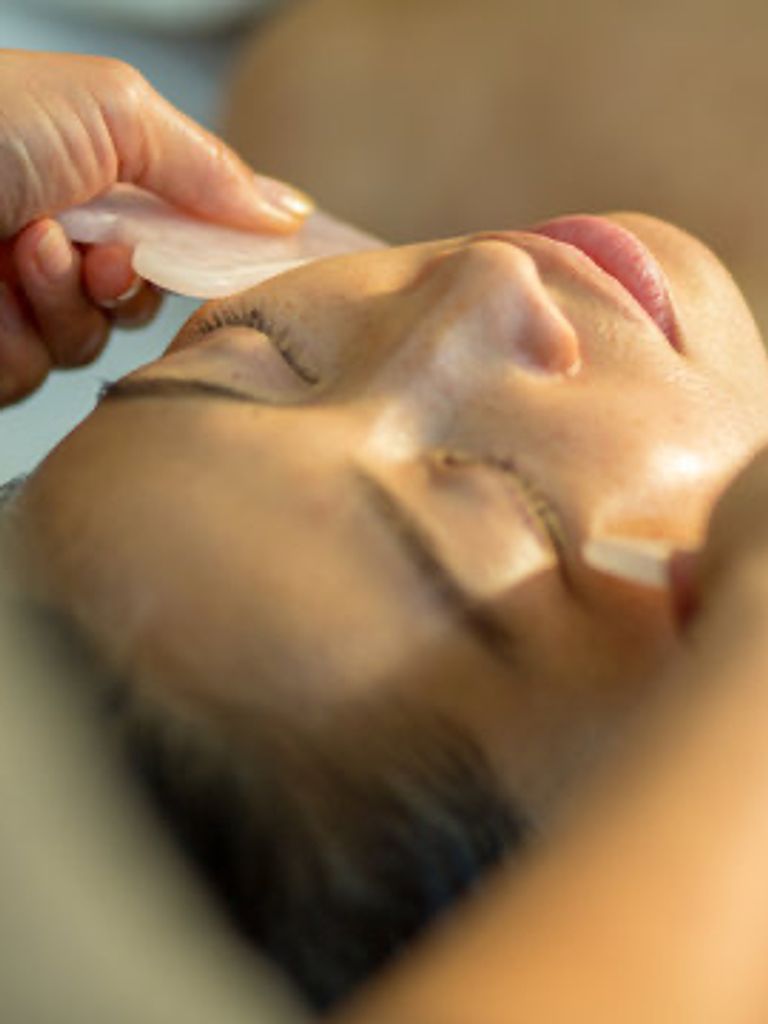 Поверхностный пилинг «Collagene 3D» + массаж лица Гуаша