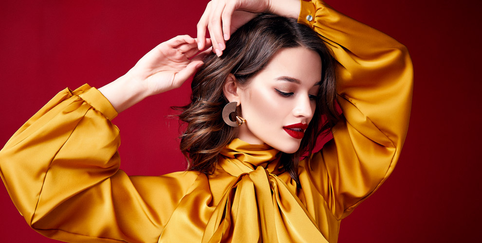 на женскую стрижку любой сложности + мытье волос + масляную маску Kaaral + укладку волос любой длины