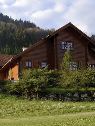 на проживание с завтраком в номере категории «Шале» для 2 человек