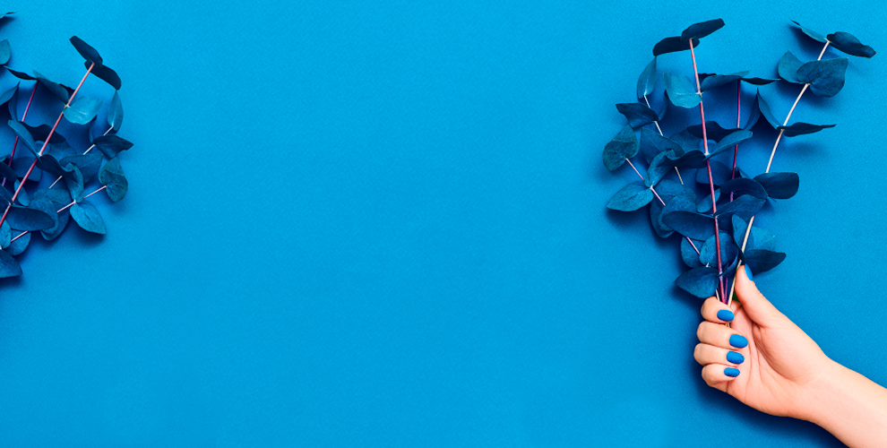 на женский классический педикюр + покрытие гель-лаком