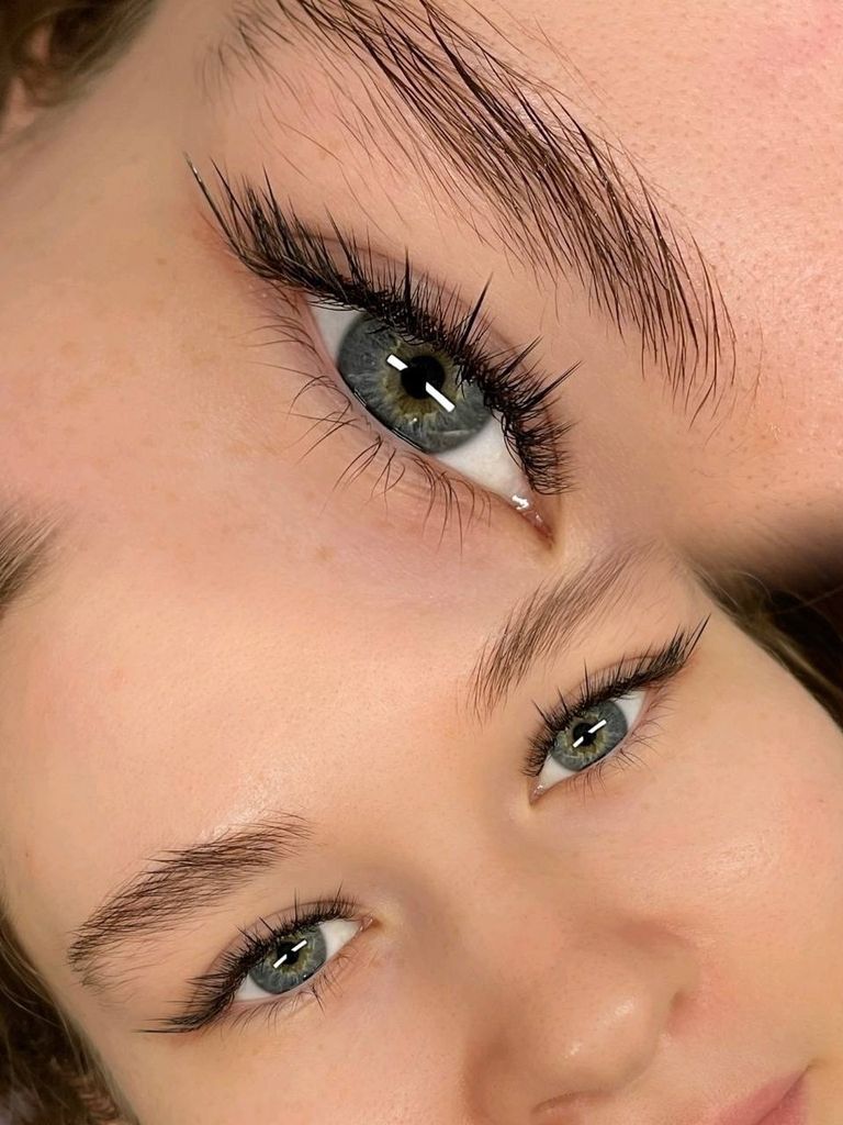 Наращивание ресниц LED