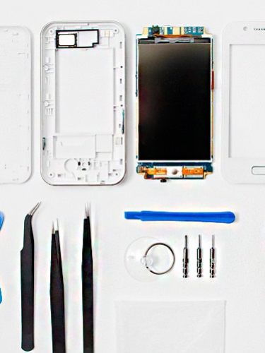 Поклейка ударопрочной гидрогелевой пленки на экран телефона