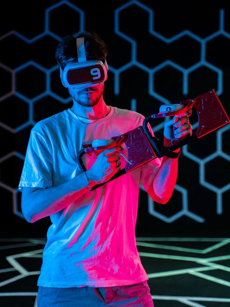 VR-игра на арене для 5 игроков, 2 ч. игры