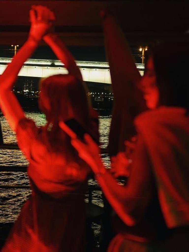 Вечеринка в ночной Неве с DJ-сетом