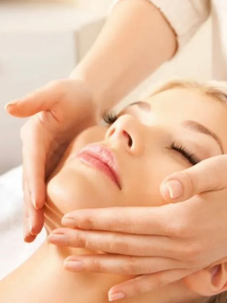 Скульптурирующий массаж лица, 30 мин.