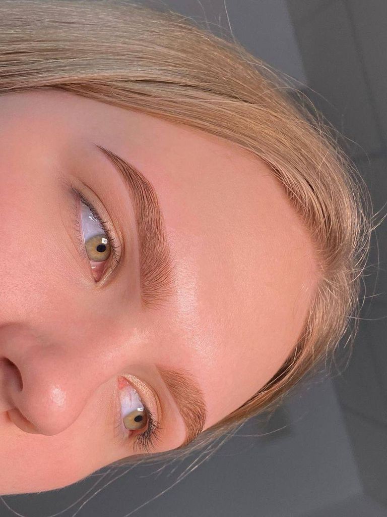 Оформление бровей пинцетом или воском + окрашивание