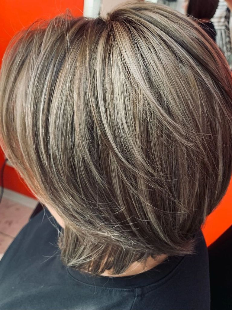 на сложное окрашивание красителем Schwarzkopf, Kaaral AAA + мытьё головы + укладка волос по форме стрижки