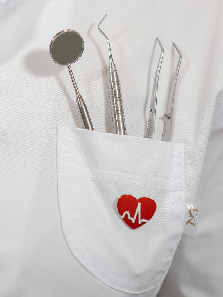 Установка на зуб коронки из диоксида циркония