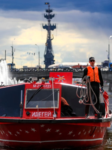 Прогулка по Москве-реке 9 мая на теплоходе «Москва Ривер»